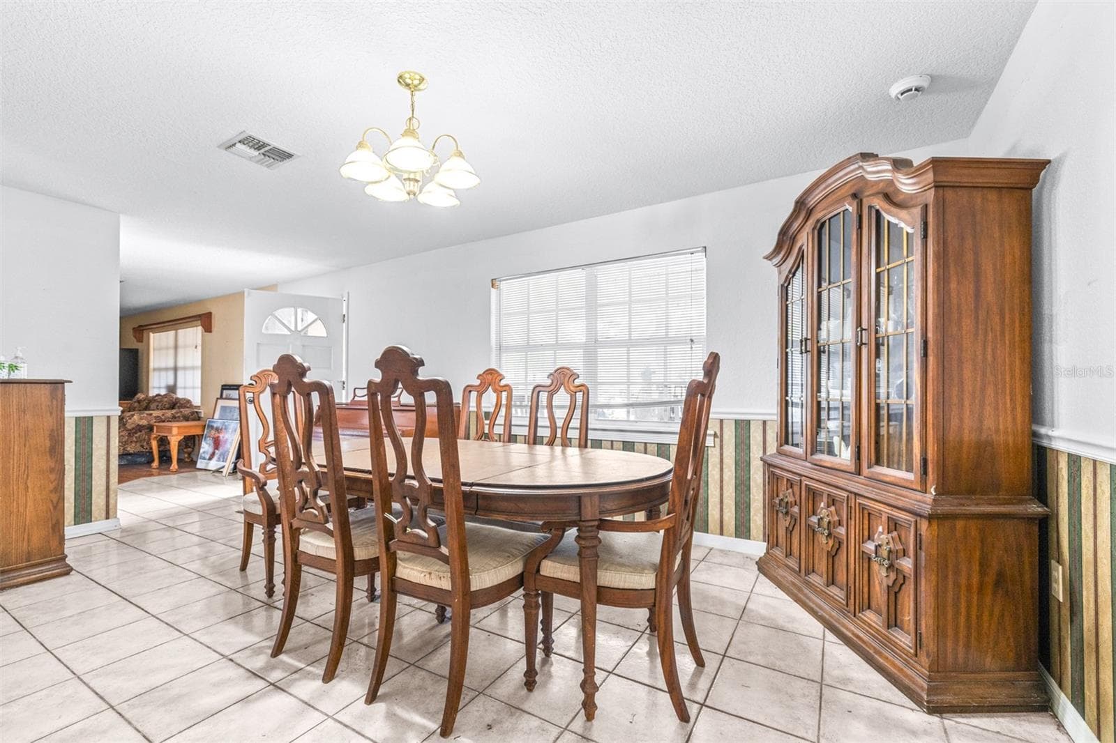 954 Odoniel Dr photo 5
