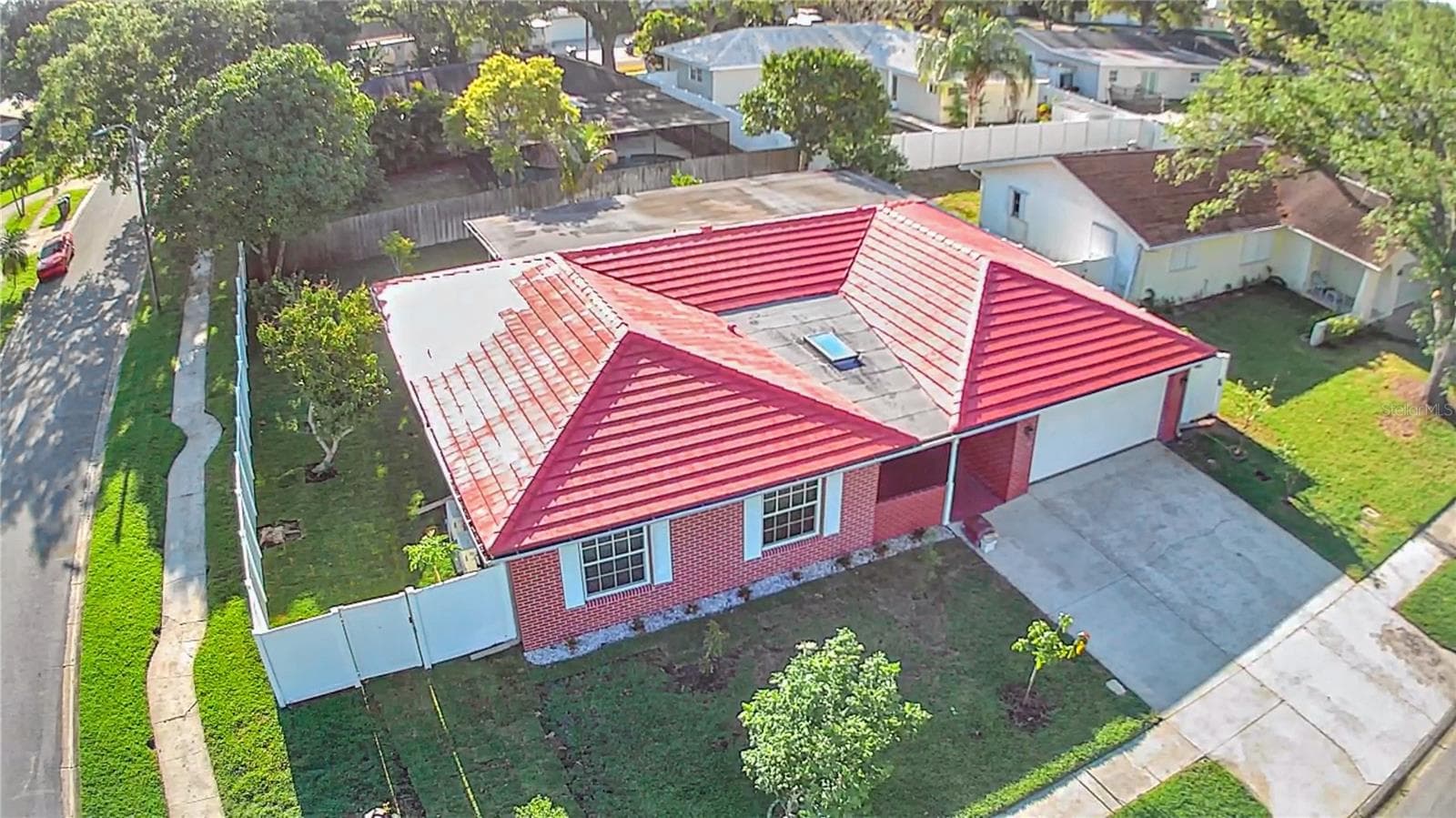 1929 Valencia Way photo 2