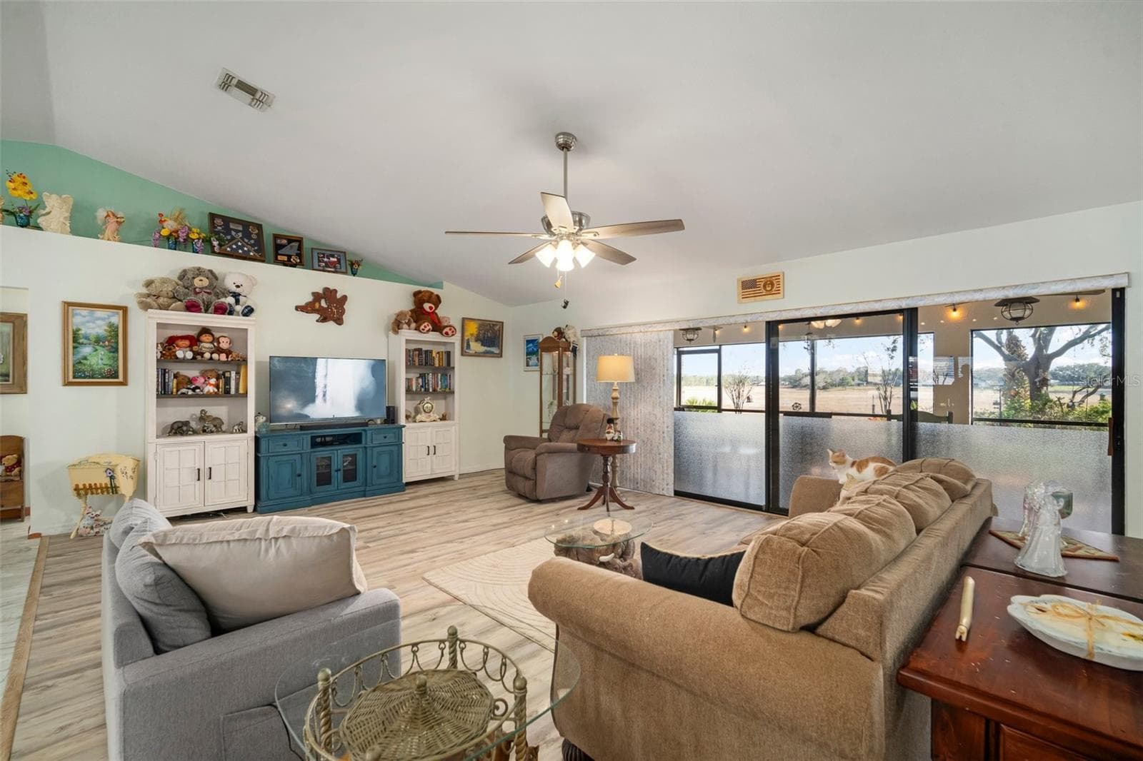 1472 Ivydale Rd photo 5