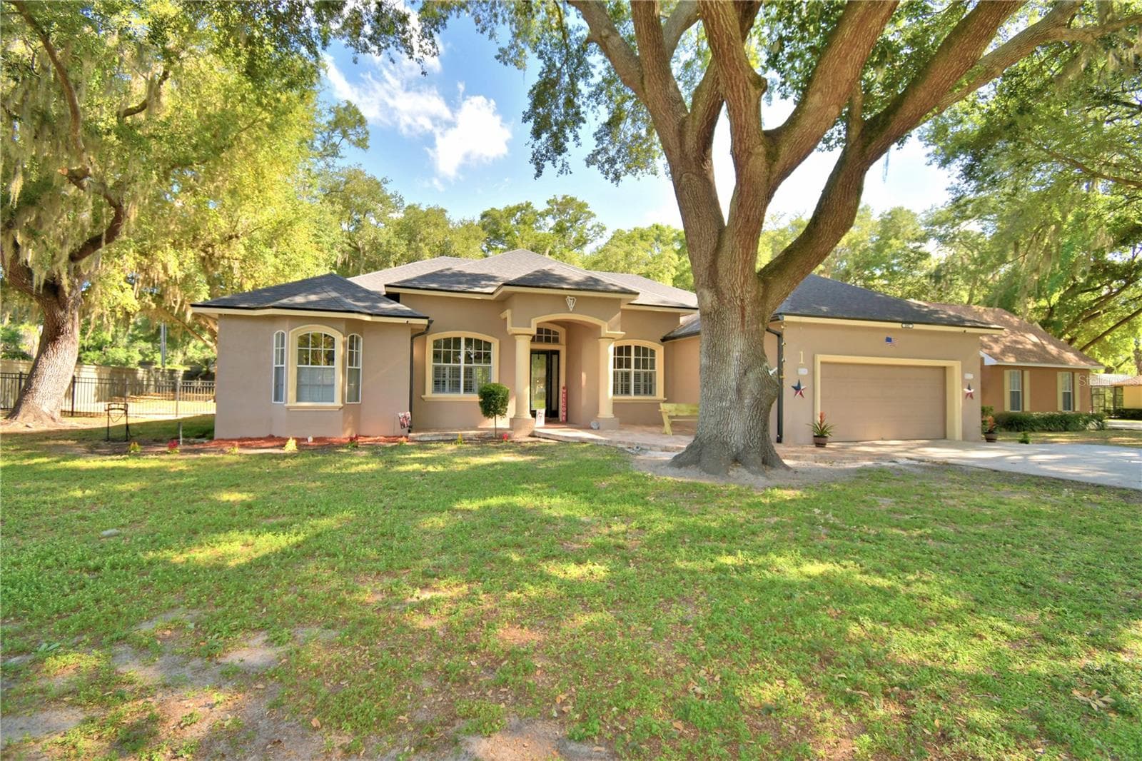 1 Lake Eloise Ln photo 2