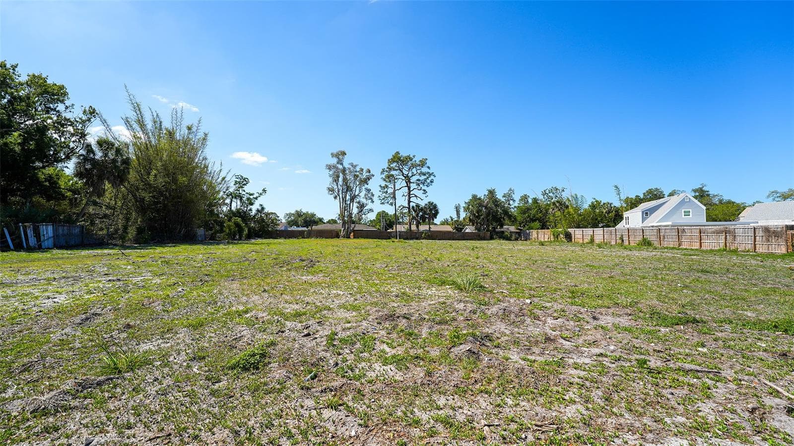2424 Ashton Rd photo 2