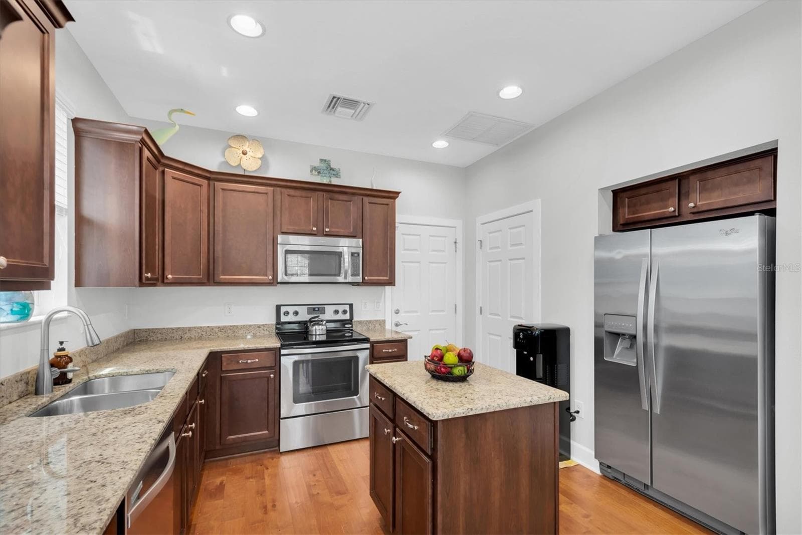 208 Cutlass Way photo 4