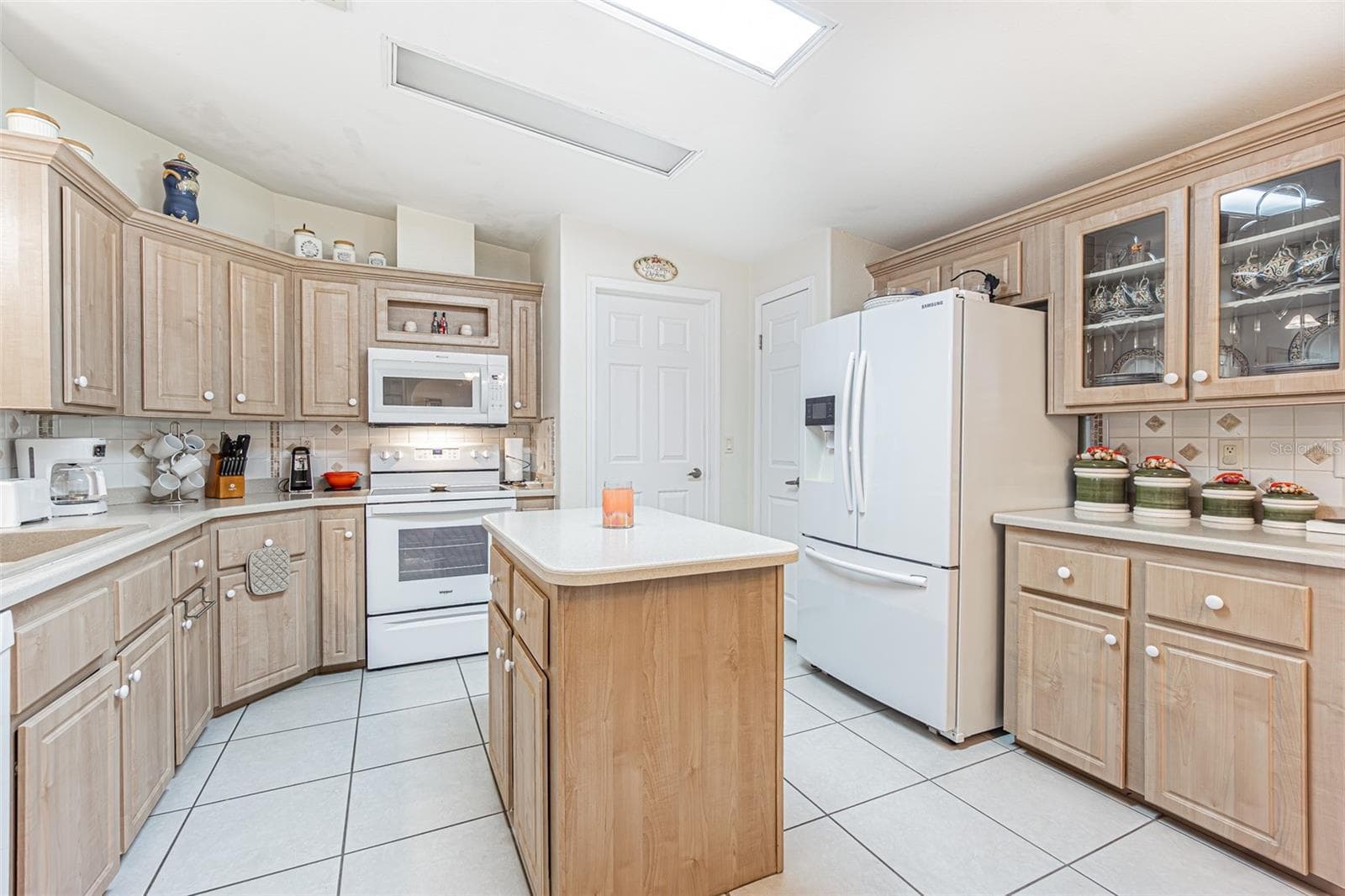 37349 Gill Ave photo 4