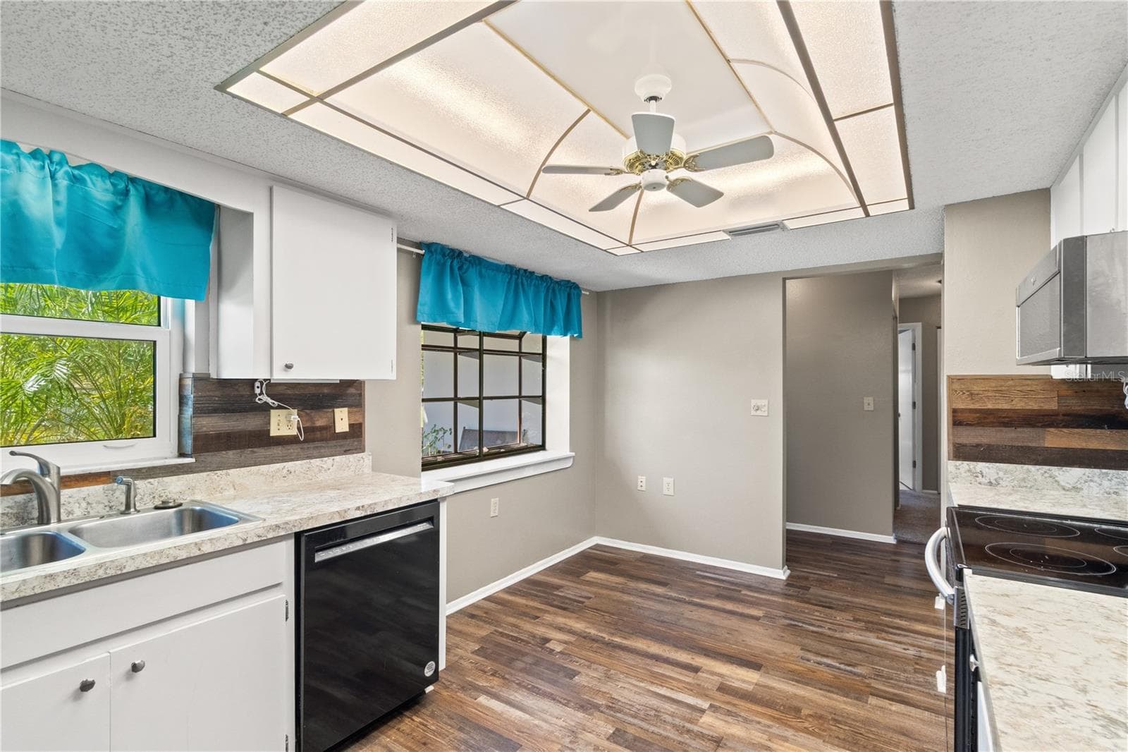 10616 Springwood Dr photo 5