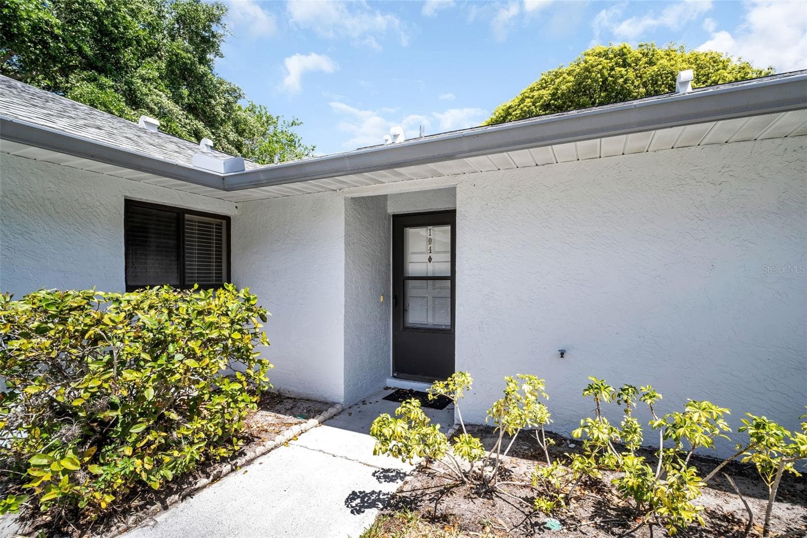 2765 Countryside Blvd #104 photo 2