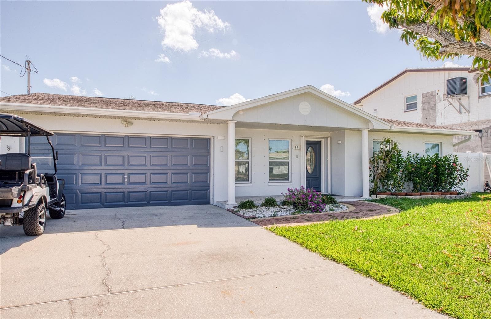 551 Crystal Dr photo 2