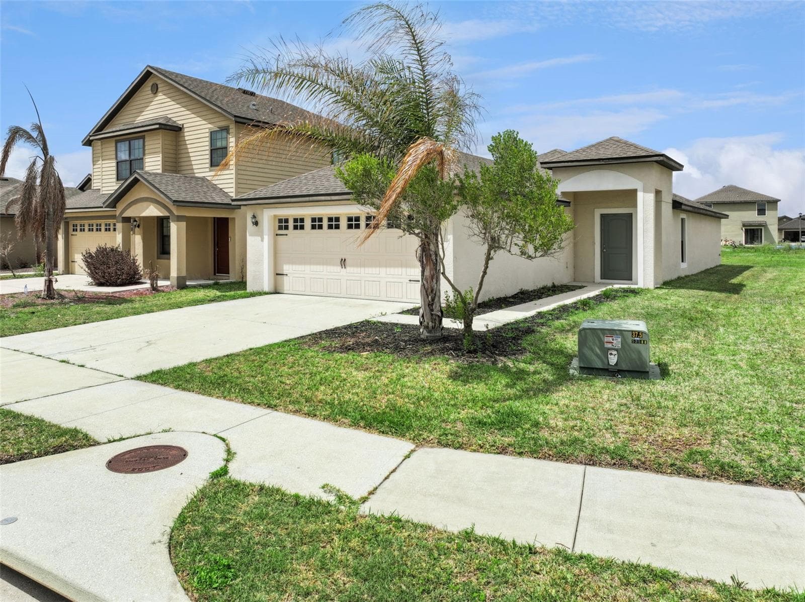 2447 Caspian Dr photo 3