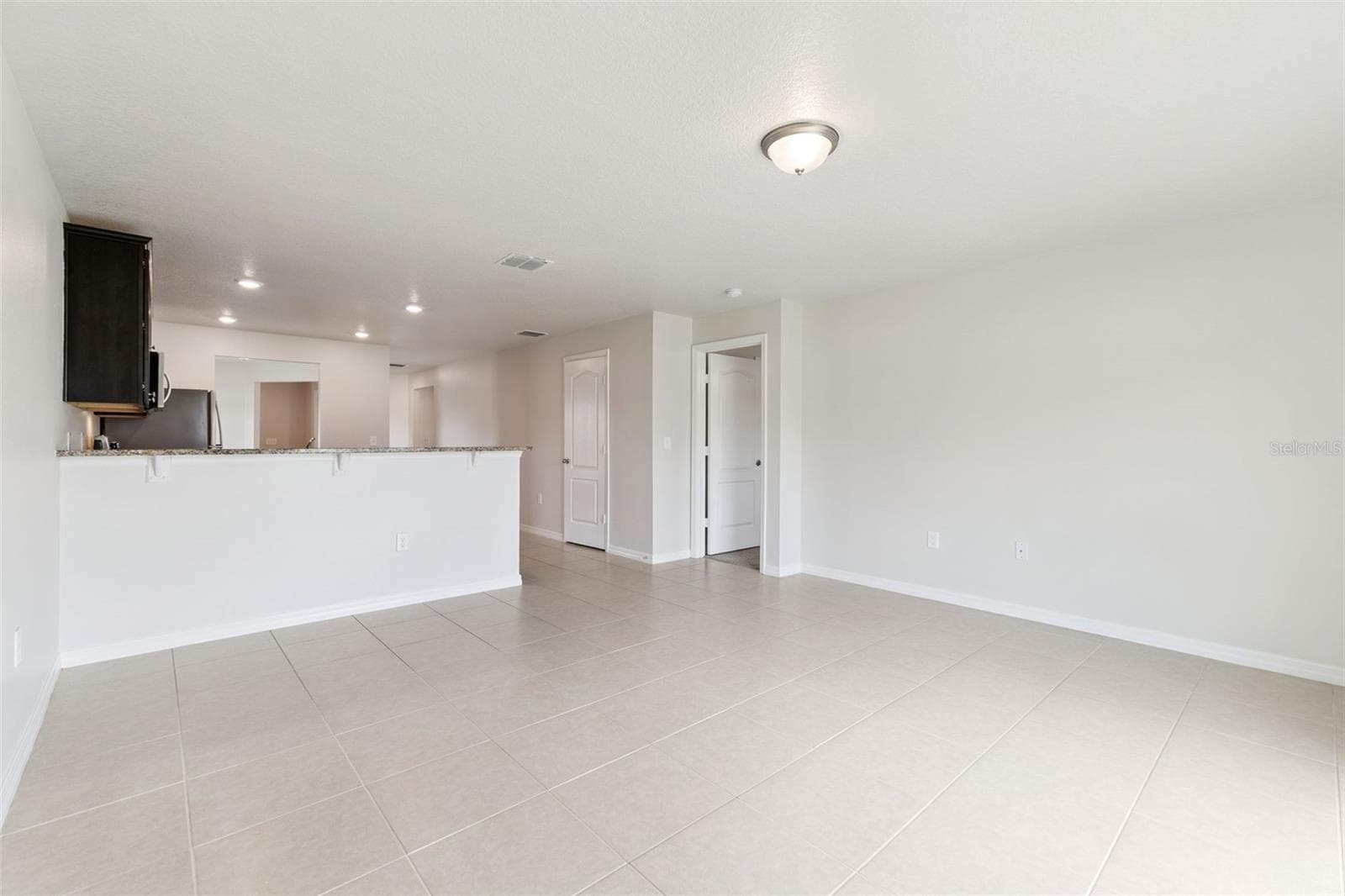 2447 Caspian Dr photo 4