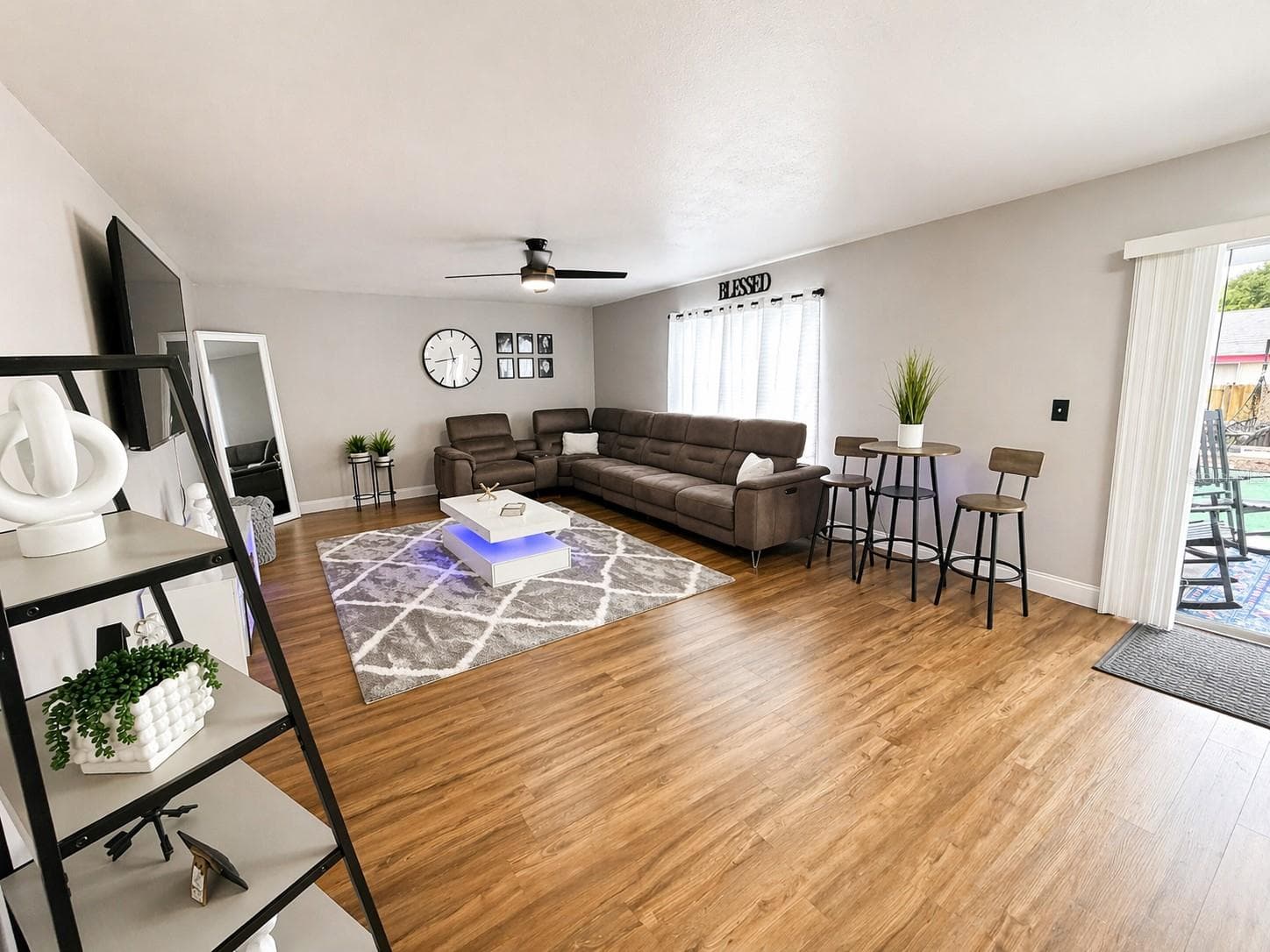3483 Charmwood Ave photo 4