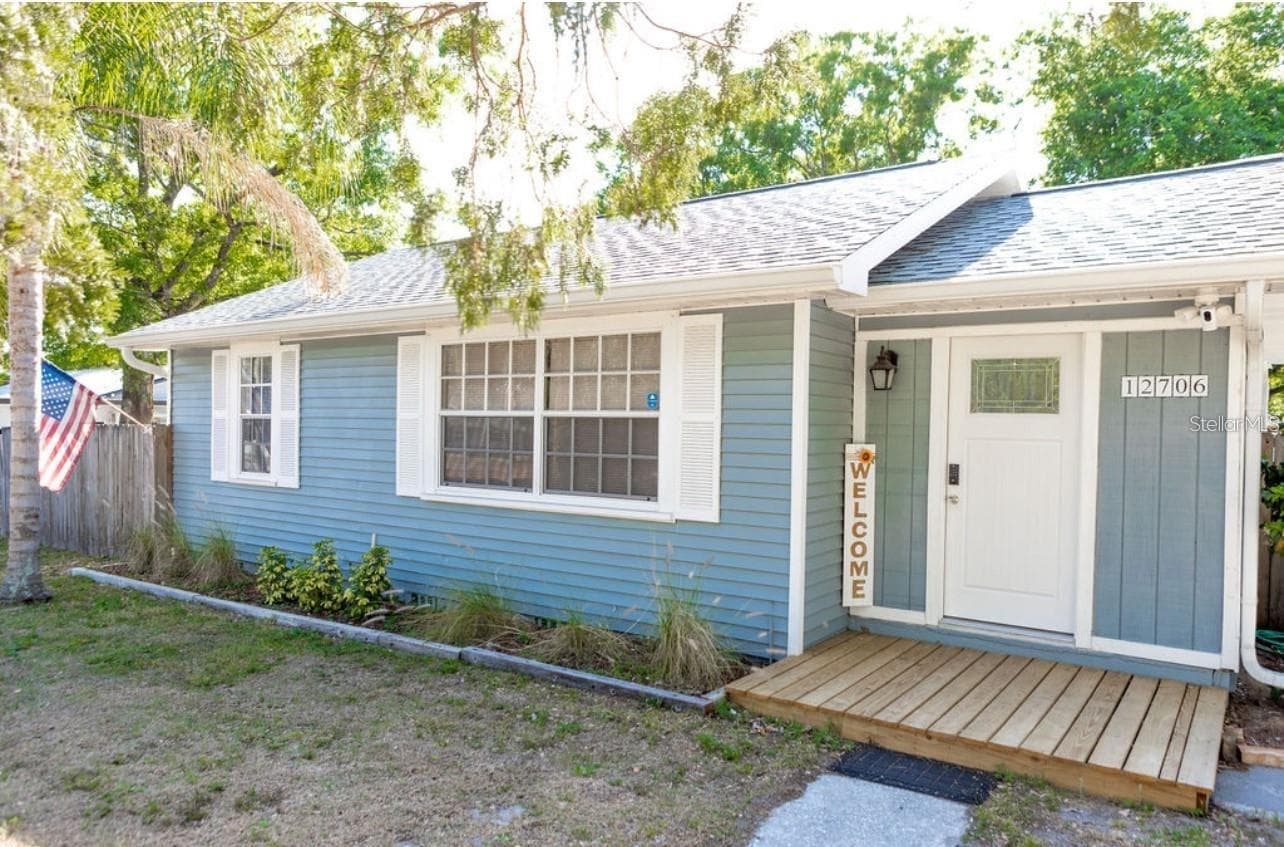 12706 Forest St photo 4