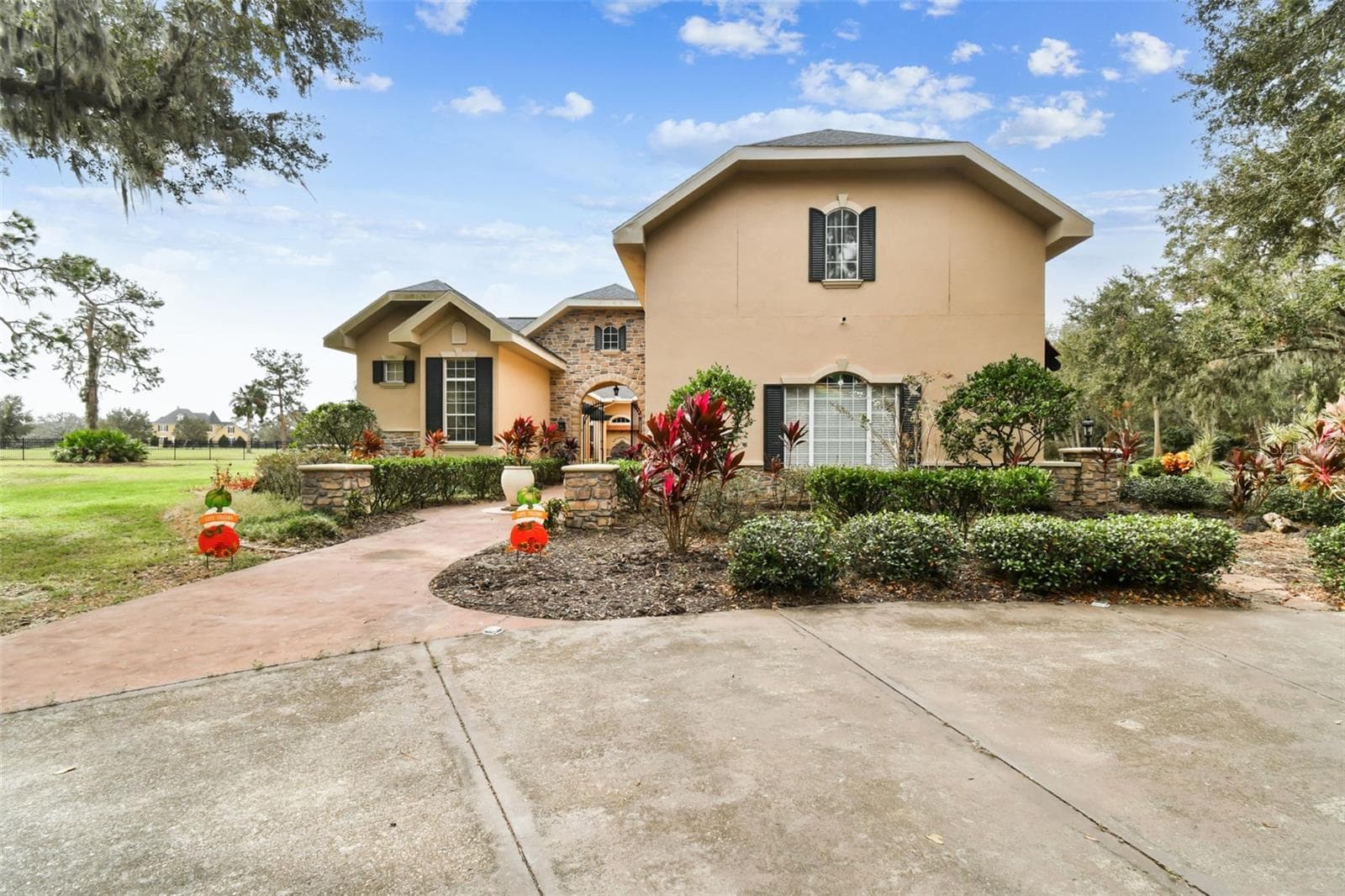 12709 Mannhurst Oak Ln photo 3