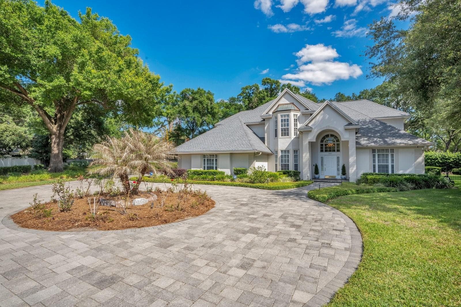 1451 Hollingsworth Oaks Dr photo 2