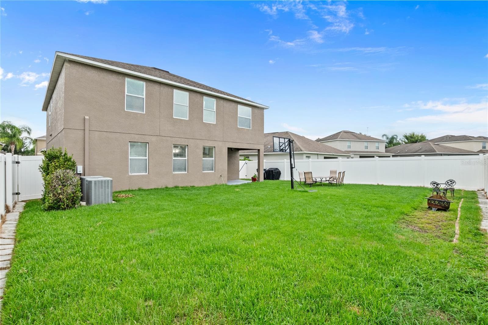 13161 Royal Pines Ave photo 5