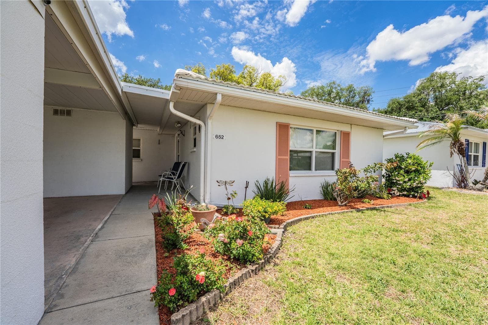 652 Cottage Ln photo 5