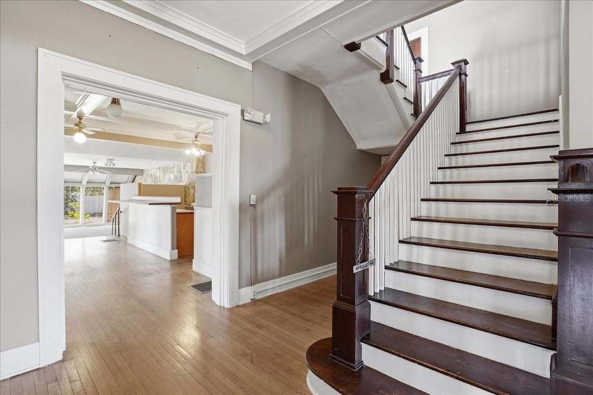 337 8th Ave W photo 4