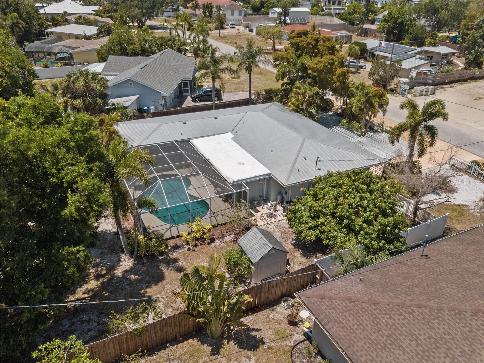 7860 Holiday Dr photo 5