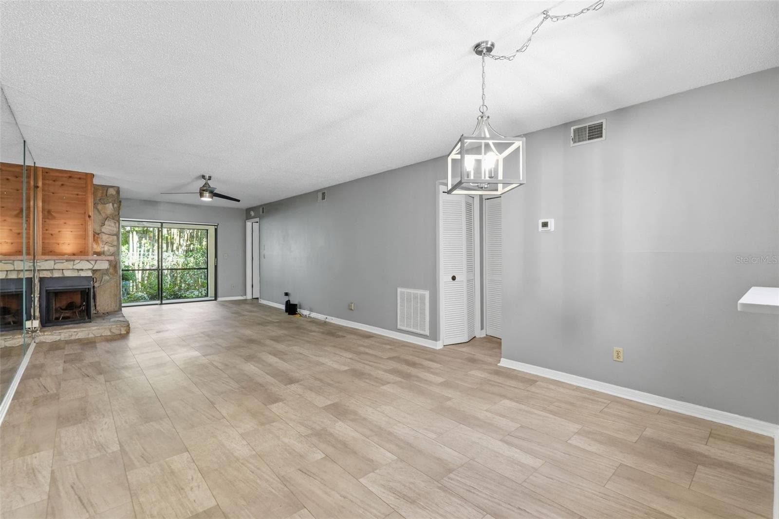 3163 Landmark Dr #615 photo 4
