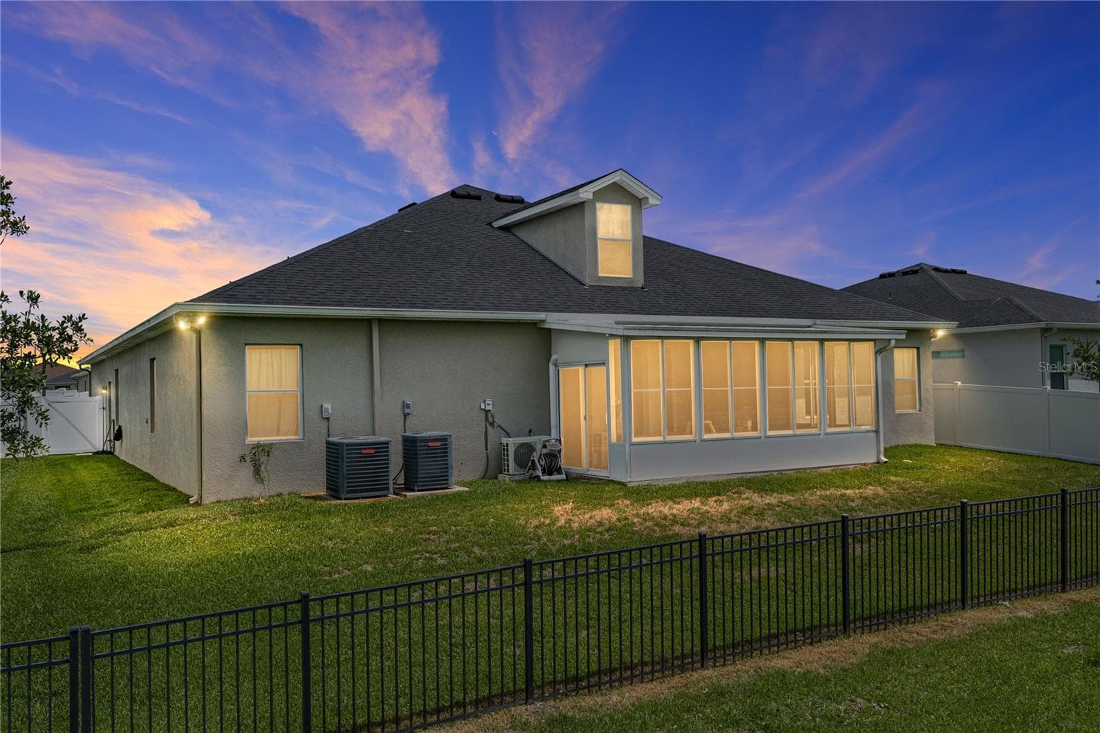 1444 Cypress View Ln photo 2