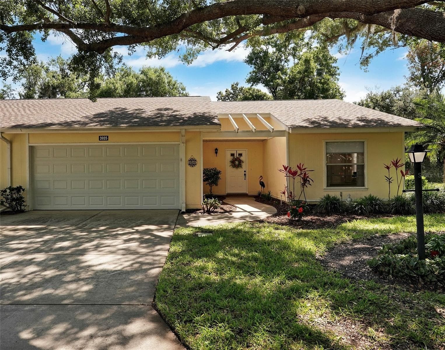 3925 Oakhurst Blvd photo 2