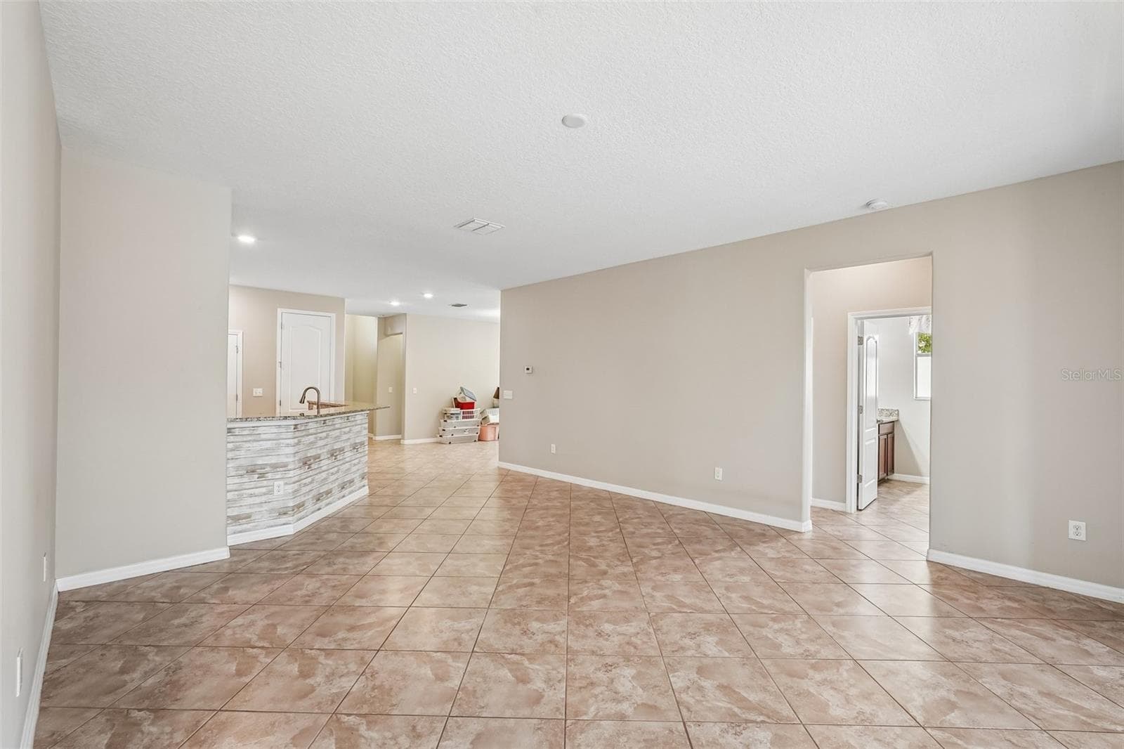 2426 Cumberland Cliff Dr photo 5