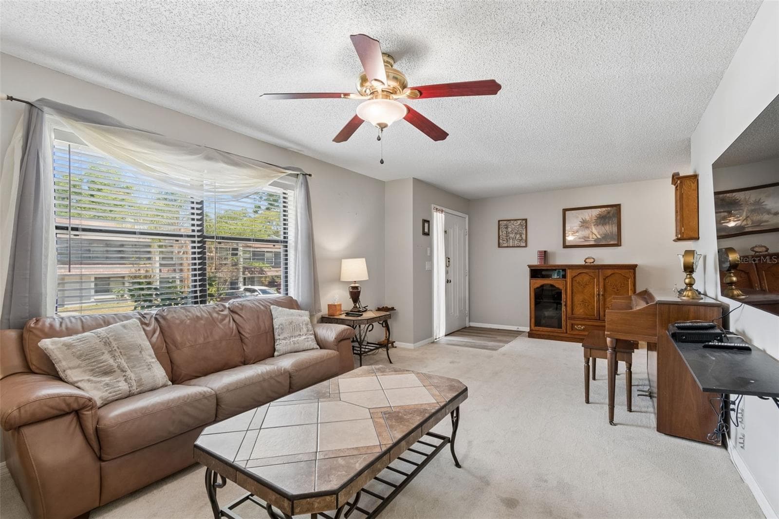 1319 Abbey Crescent Ln photo 4