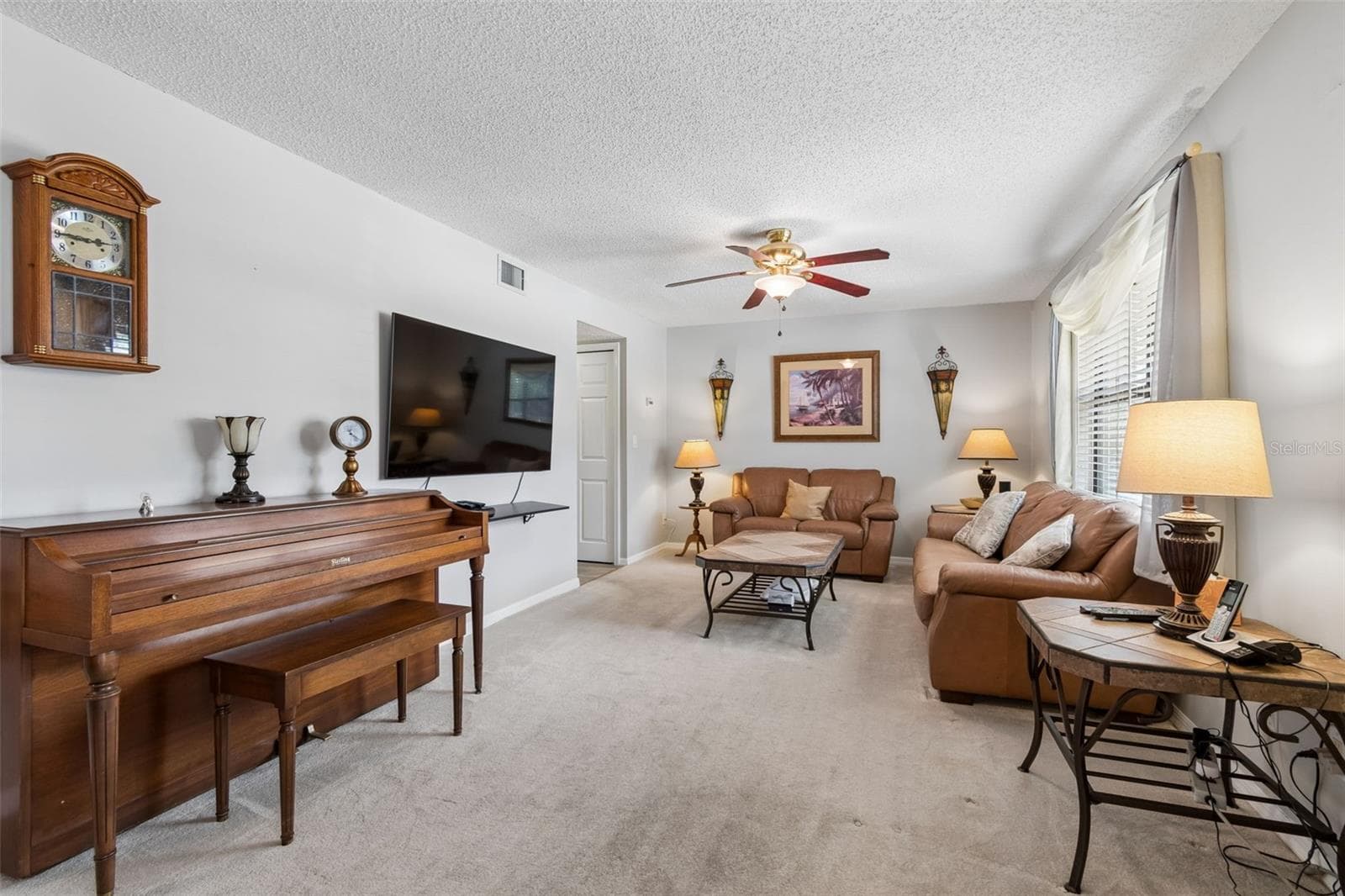 1319 Abbey Crescent Ln photo 5
