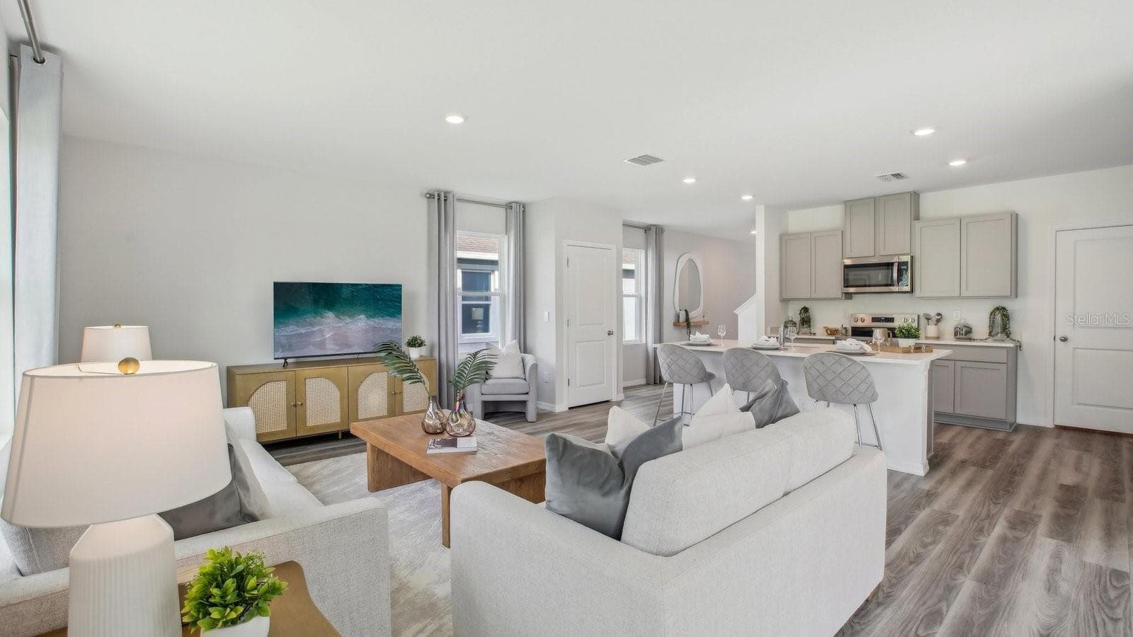 2371 Bender Dr photo 5