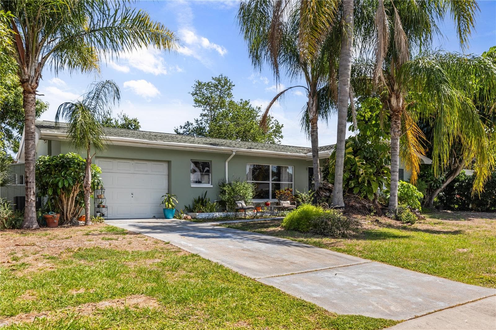 1508 Erin Ln photo 2