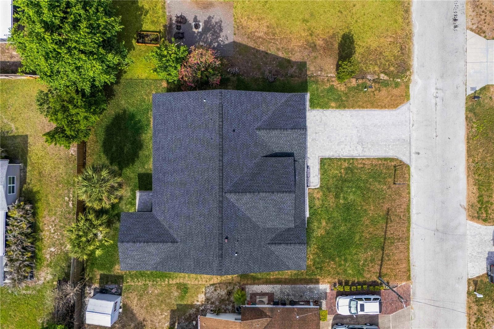 8526 Indies Dr photo 3