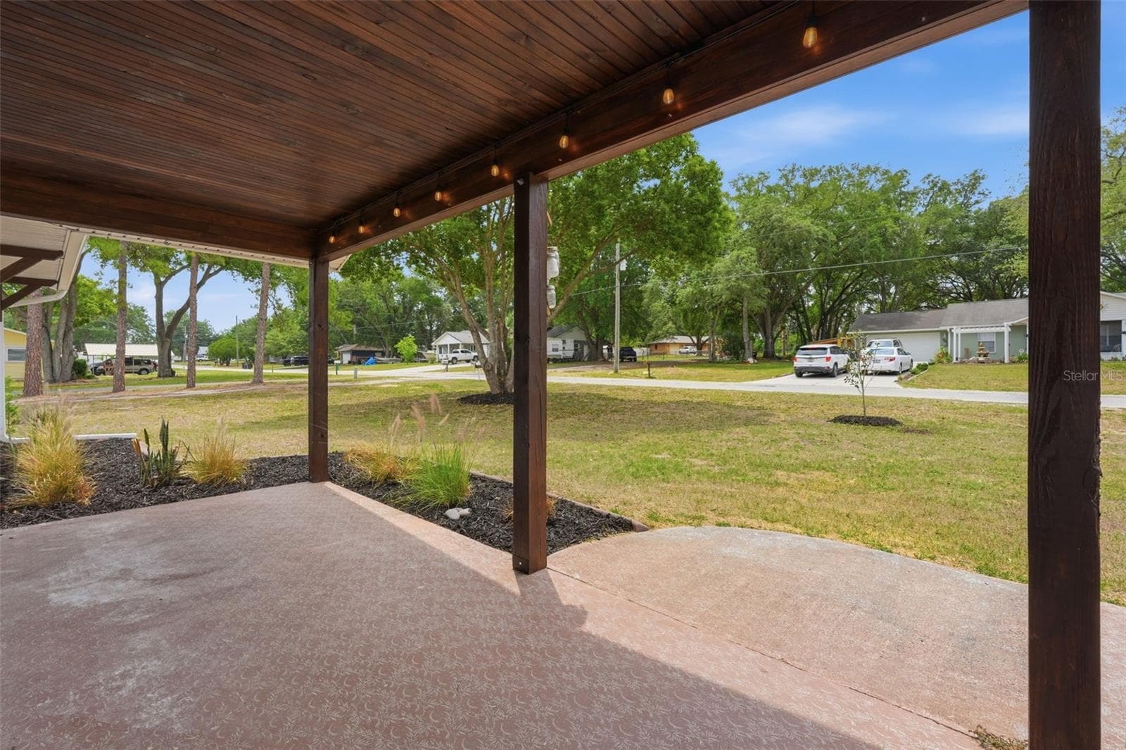 39825 Sunburst Dr photo 3