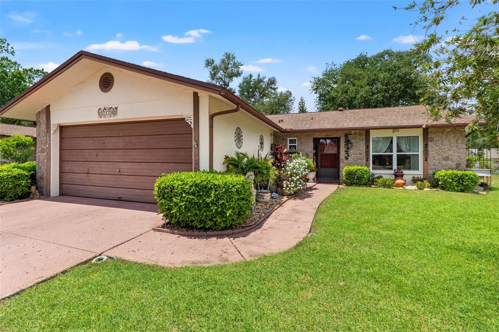 10541 Green Meadow Ln photo 2
