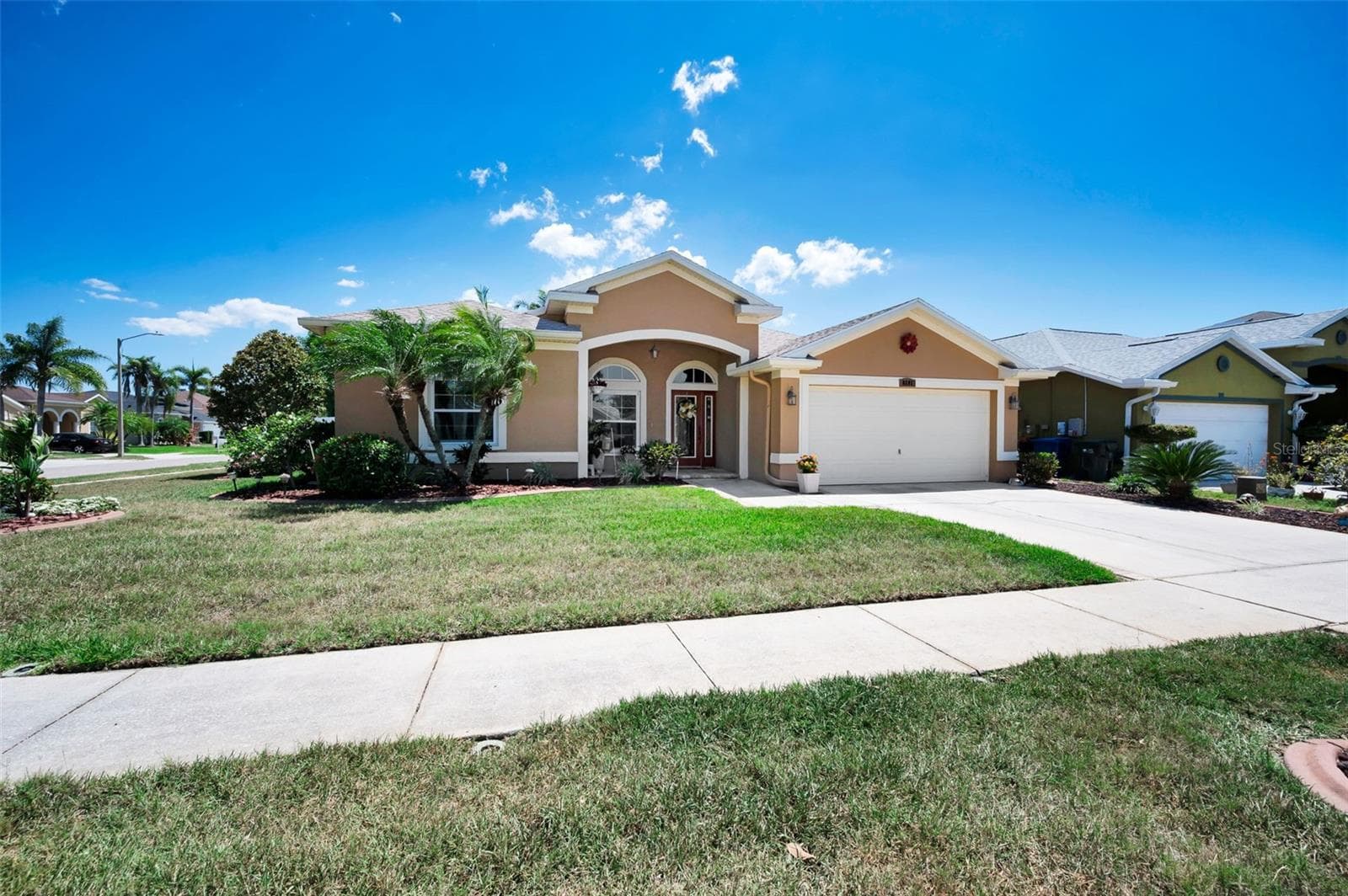 8202 Wild Oaks Cir photo 3