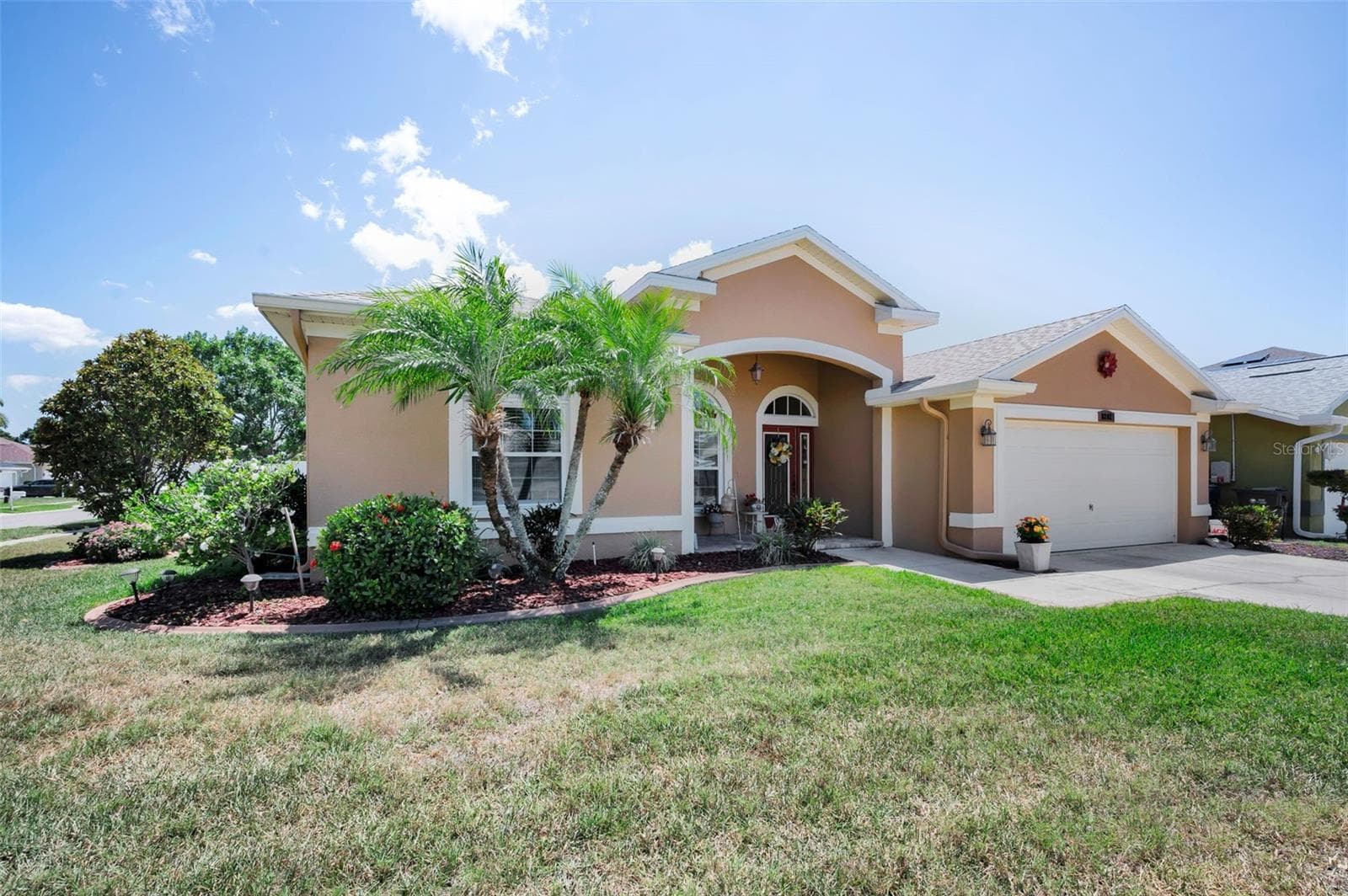 8202 Wild Oaks Cir photo 4