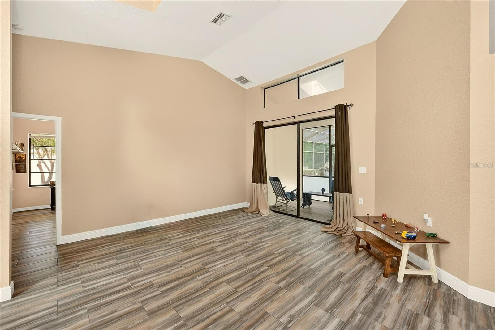 9757 Hermosillo Dr photo 5
