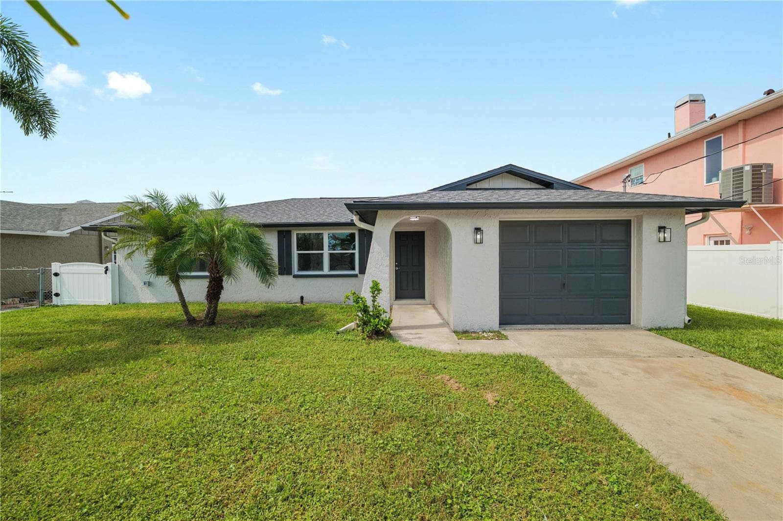6617 Harbor Dr photo 2