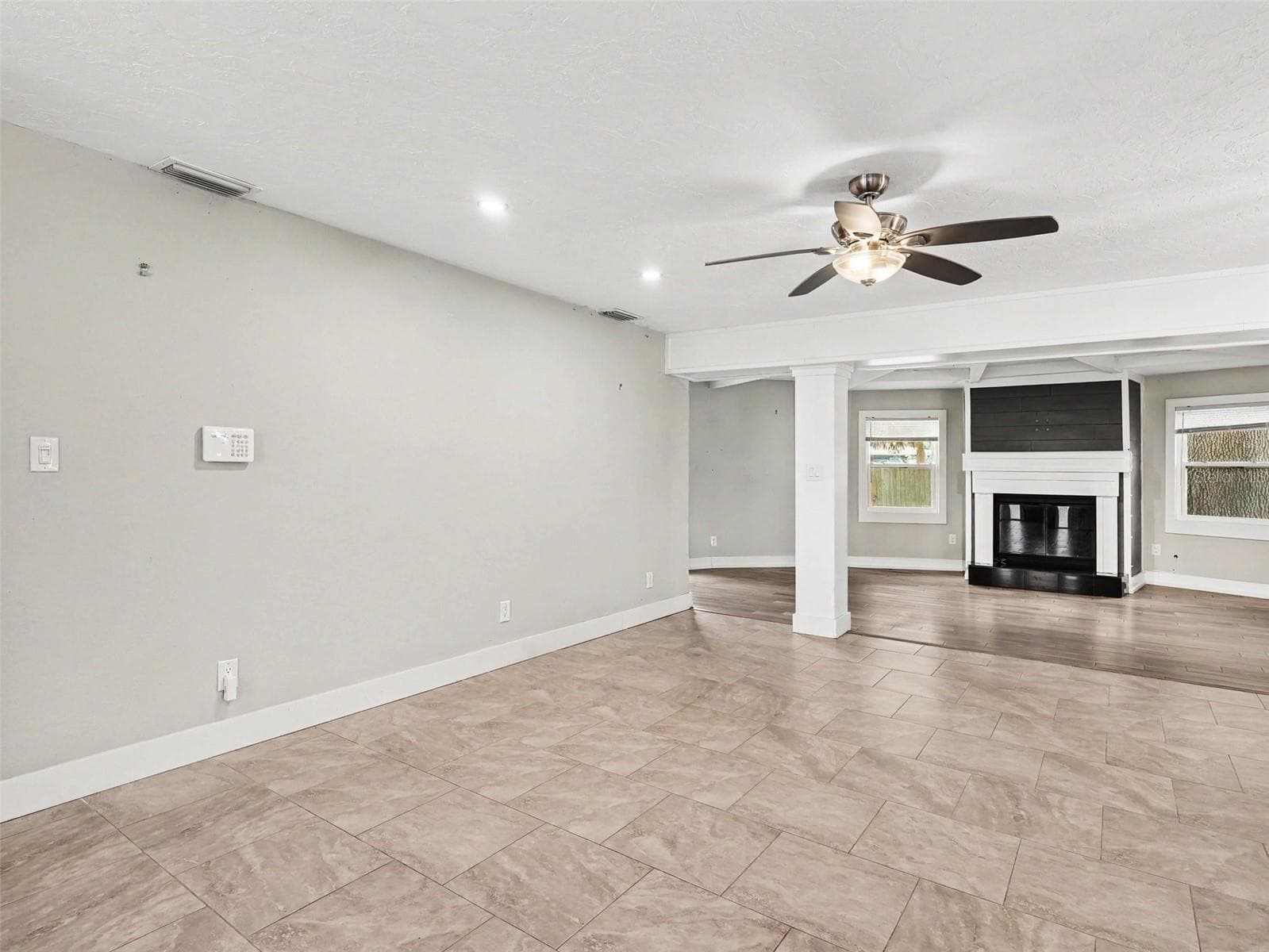 2746 Hibiscus St photo 5