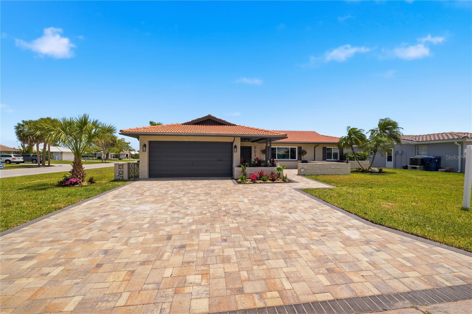 5016 Dory Dr photo 3