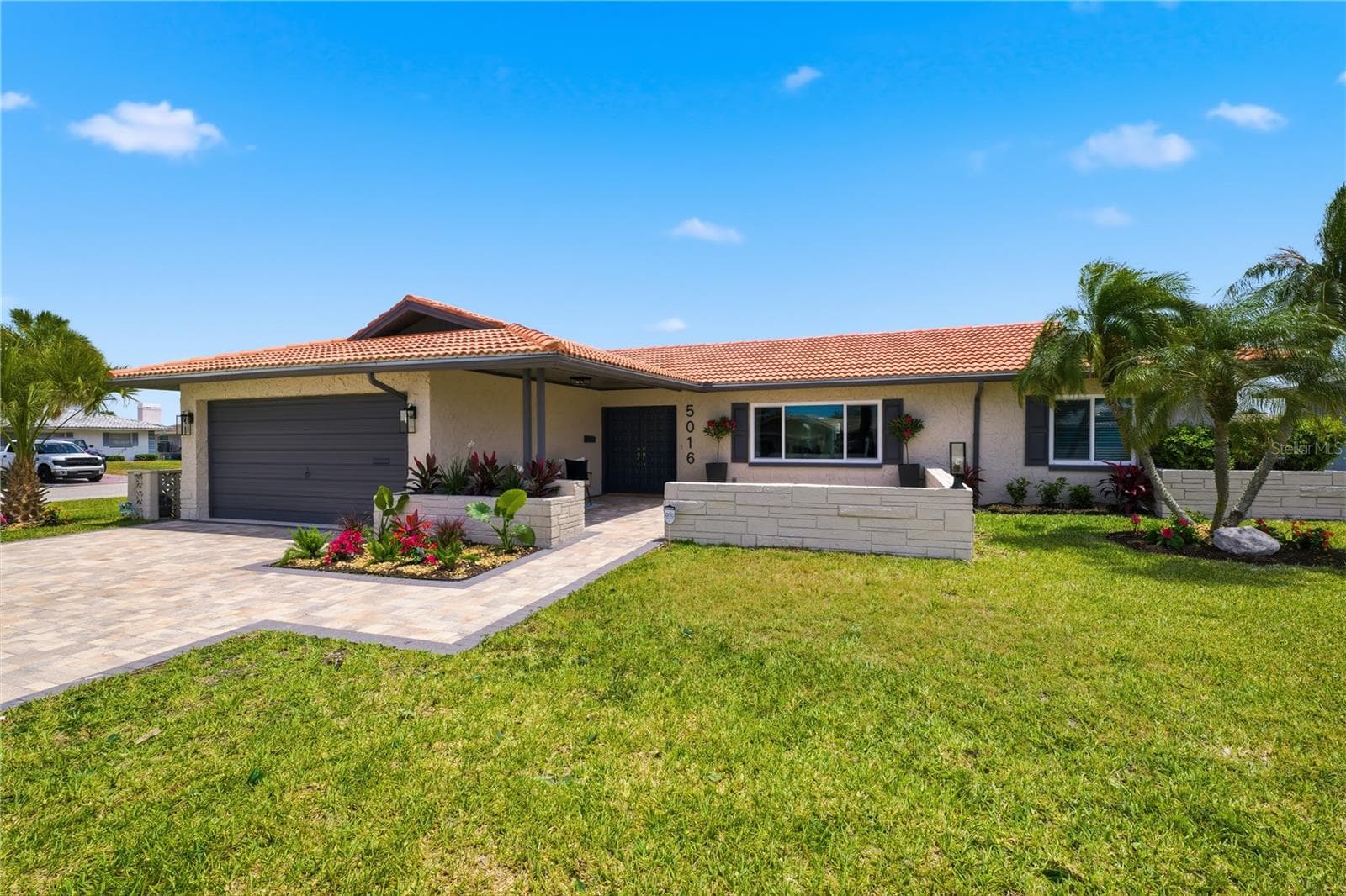 5016 Dory Dr photo 4