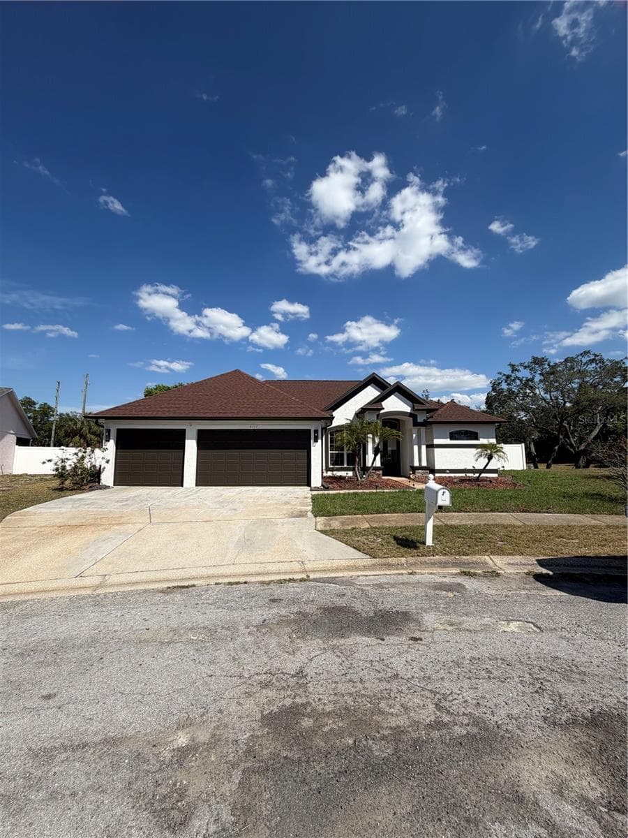 8137 Golden Bear Loop photo 2