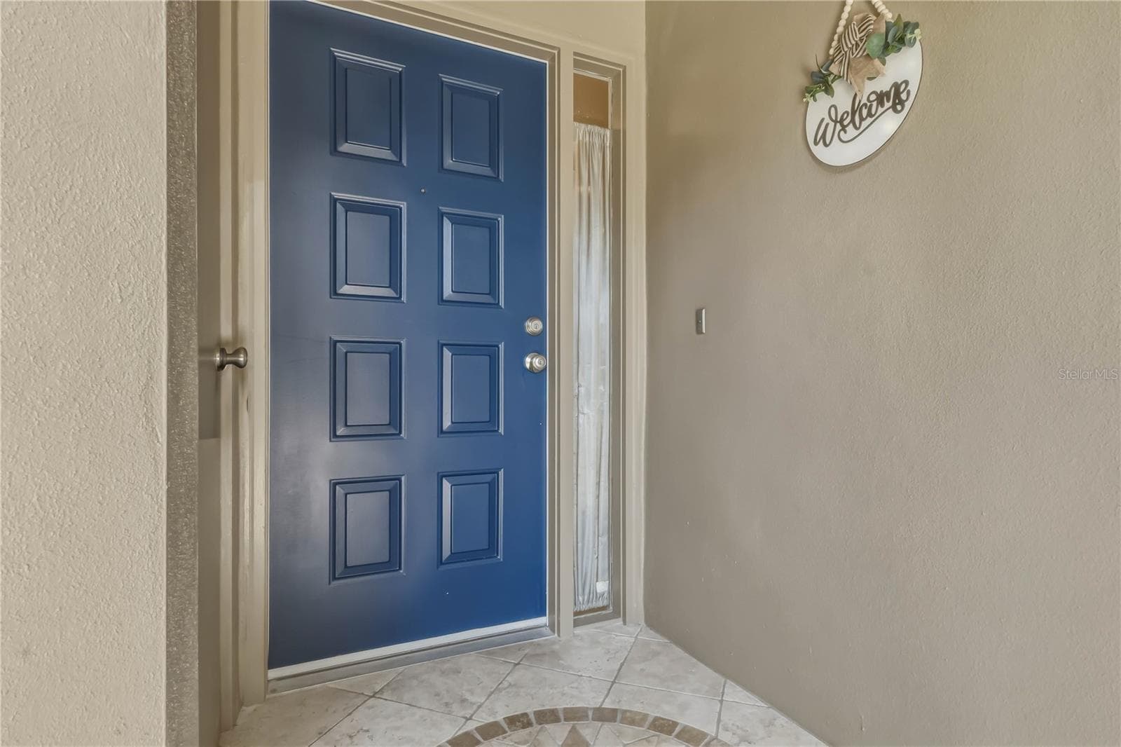 1696 Nash Court photo 2