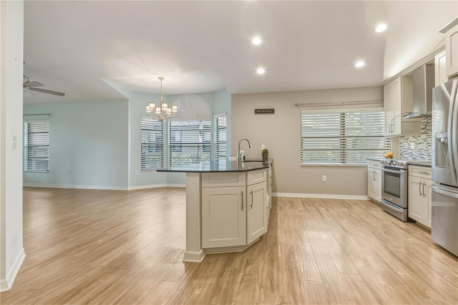 1696 Nash Court photo 3