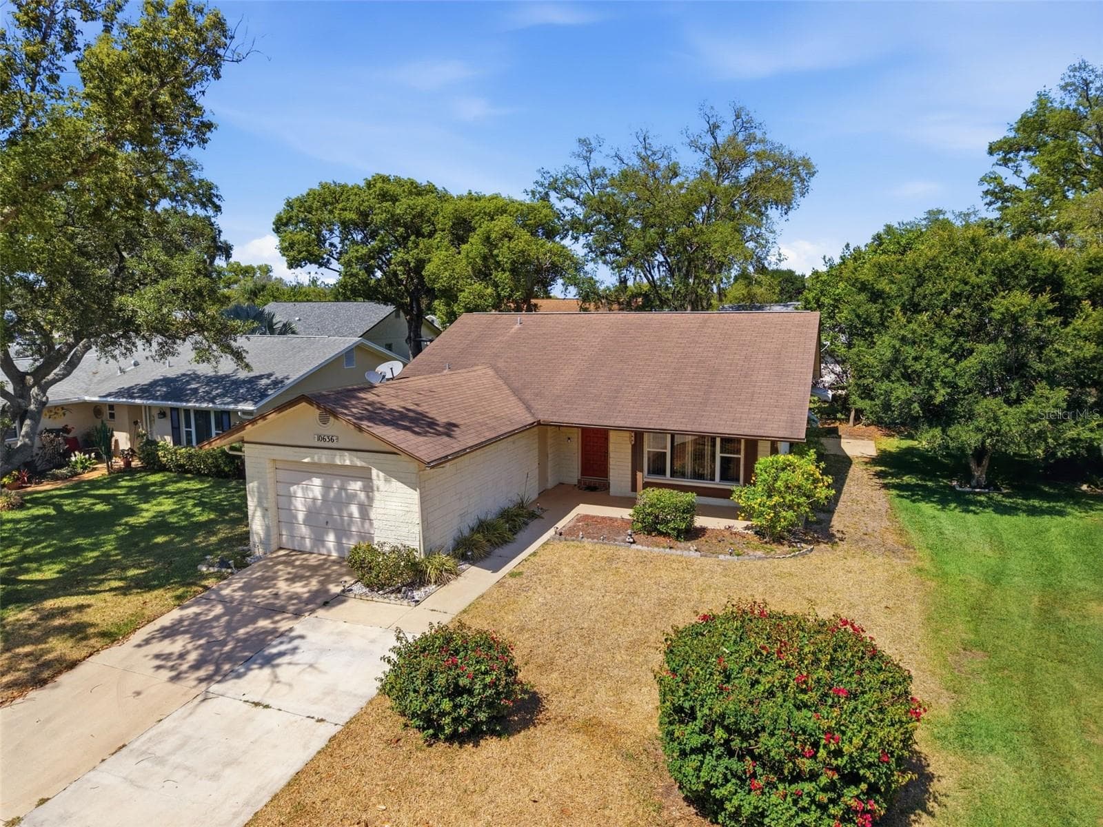 10636 Salamanca Dr photo 2