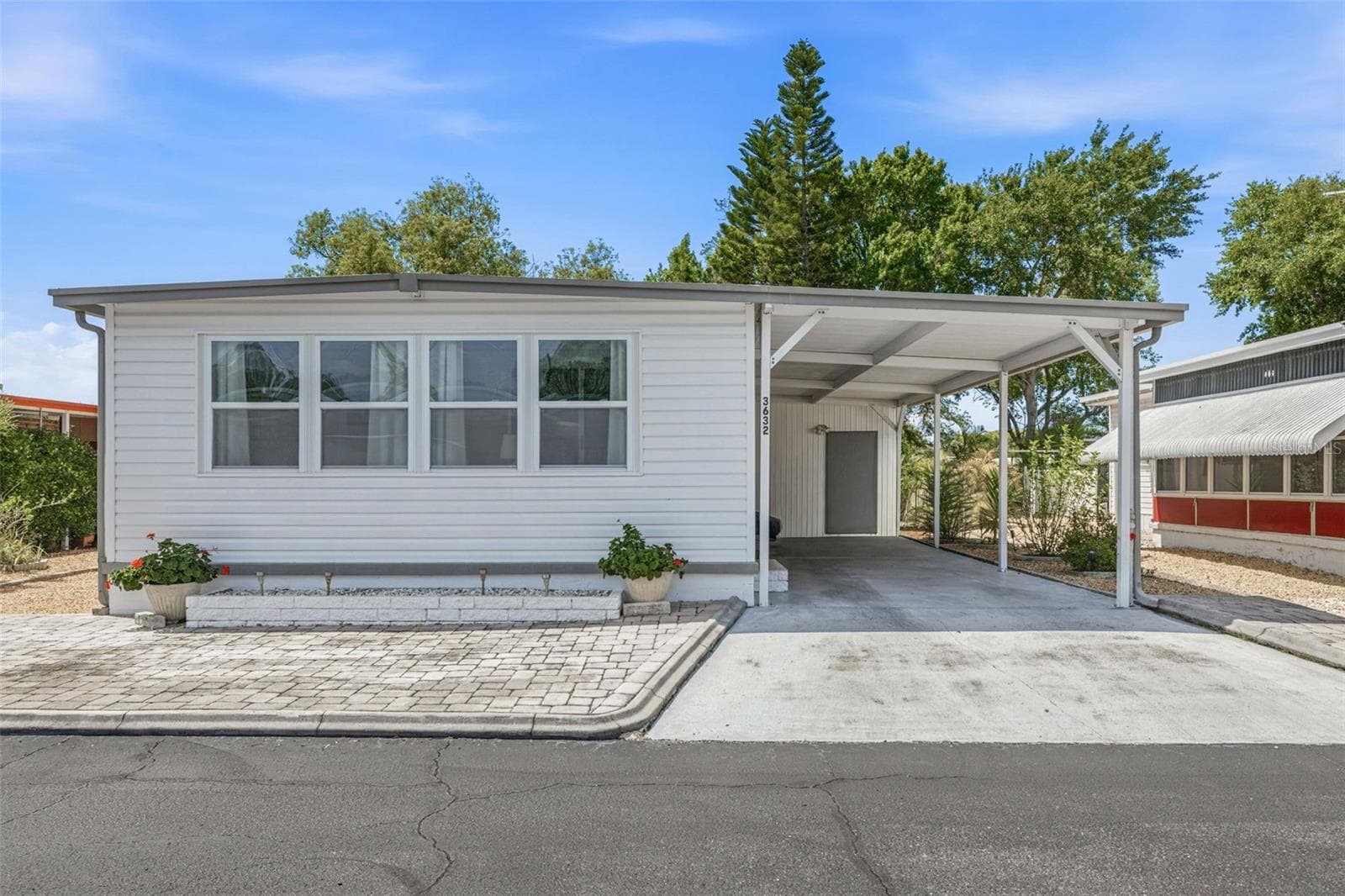 3632 Tiki Dr photo 2