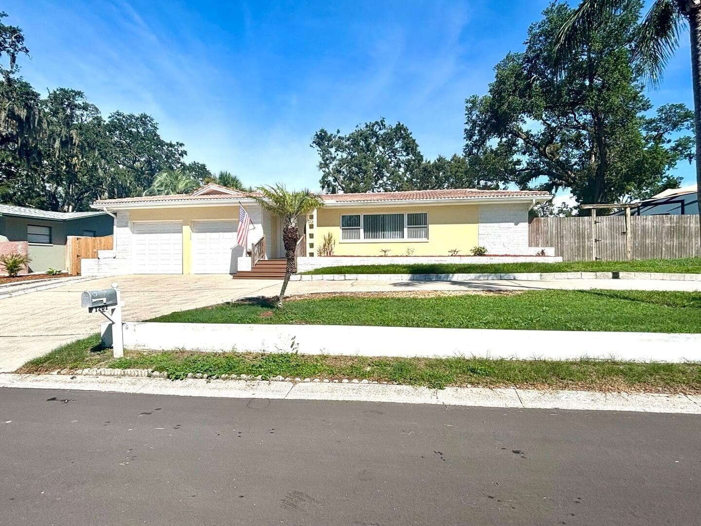 1201 Kapok Kove Cir photo 3