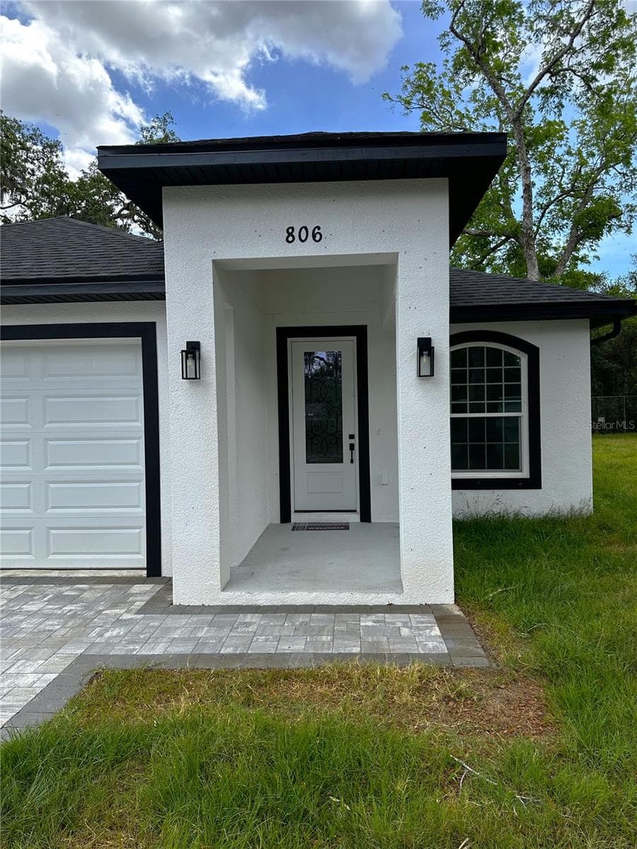 806 W Lowry Ln photo 3