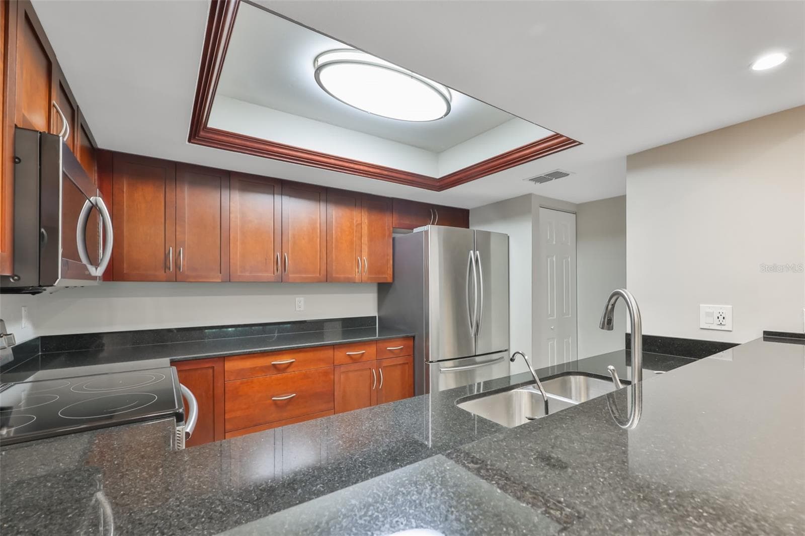 606 S Glen Ave #10 photo 5