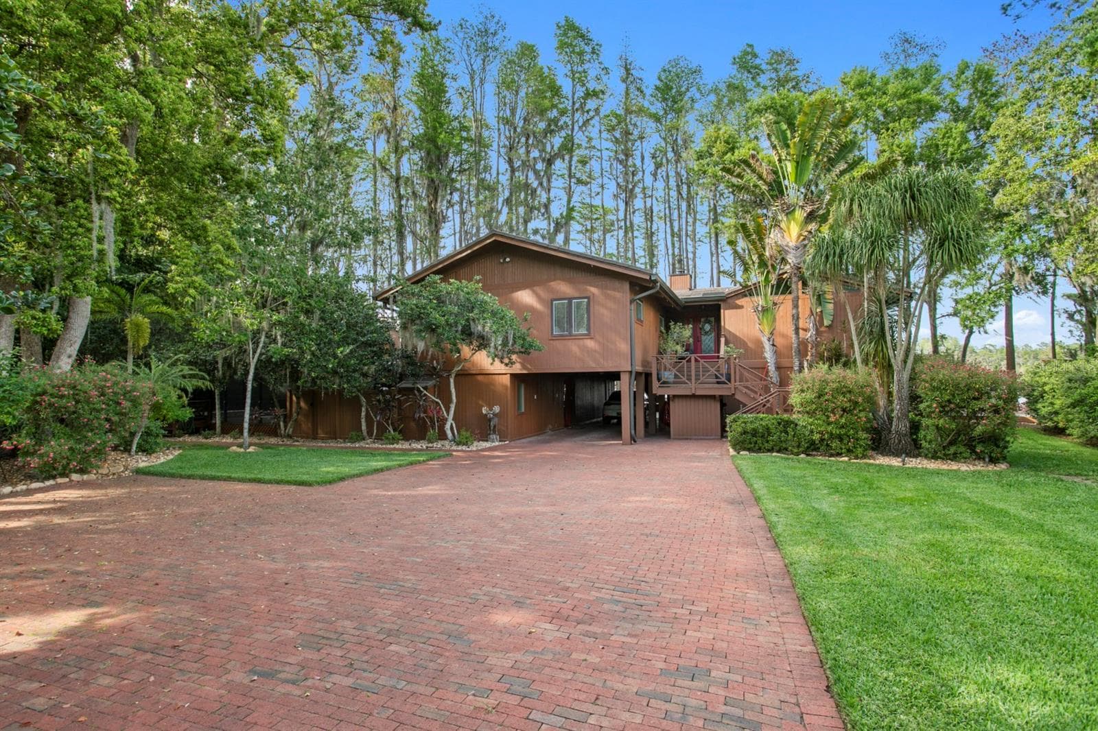 8817 Roberts Rd photo 2