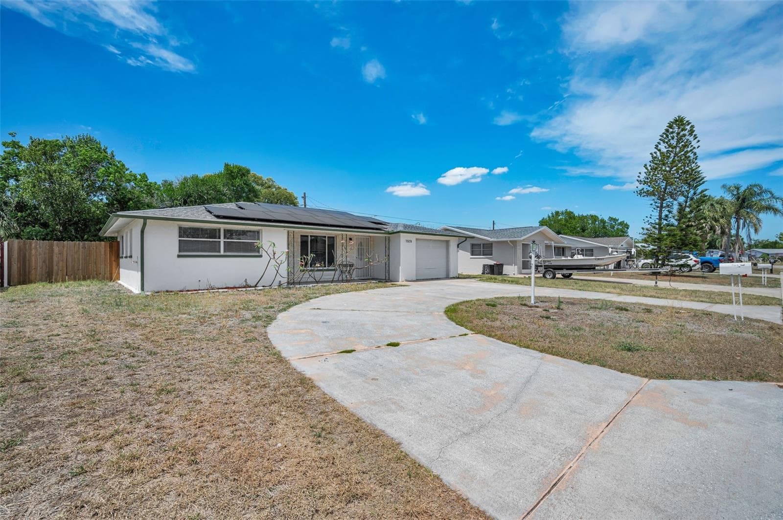 7529 Redcoat Ave photo 4