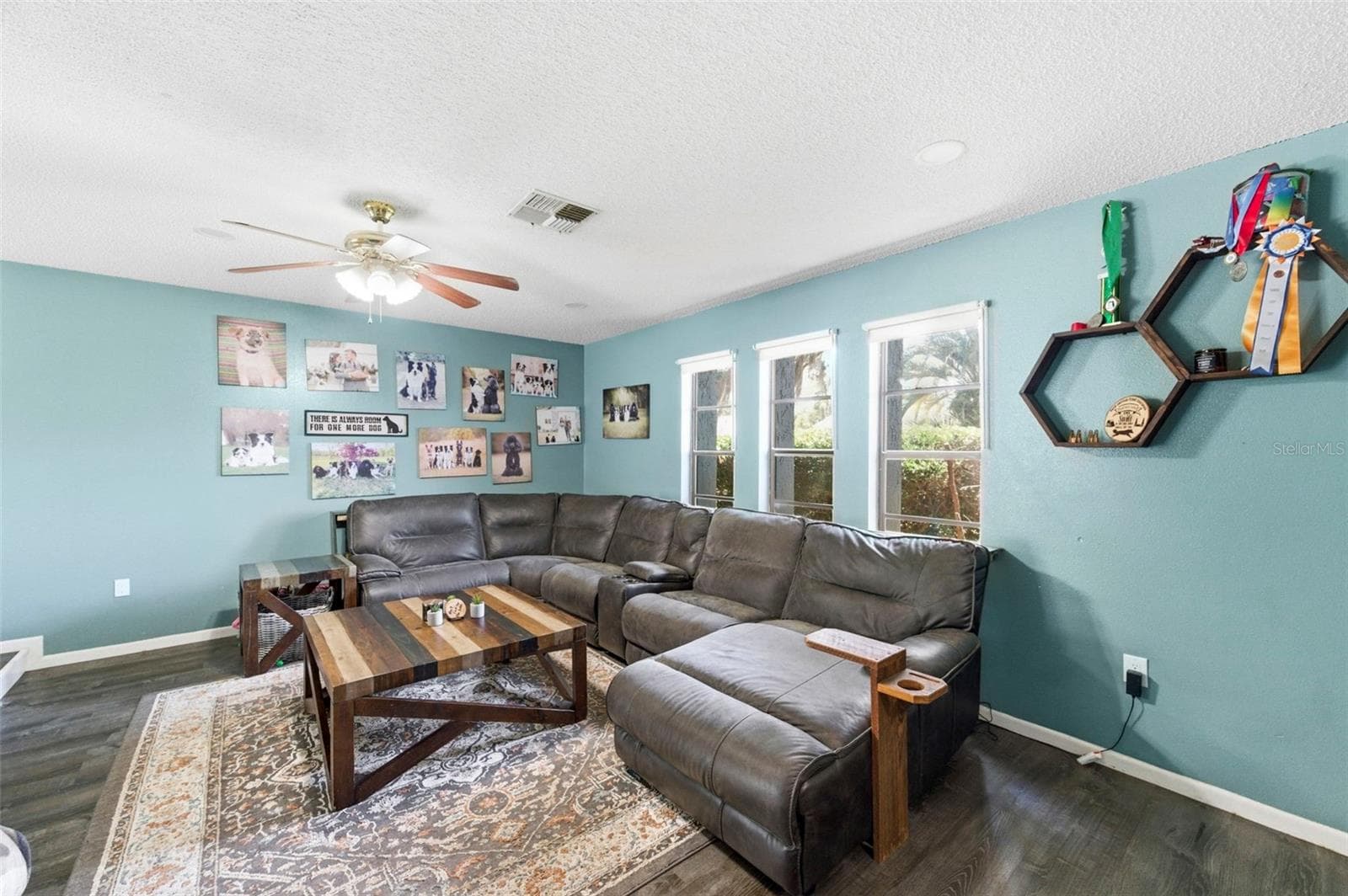 7377 Skylark Dr photo 4