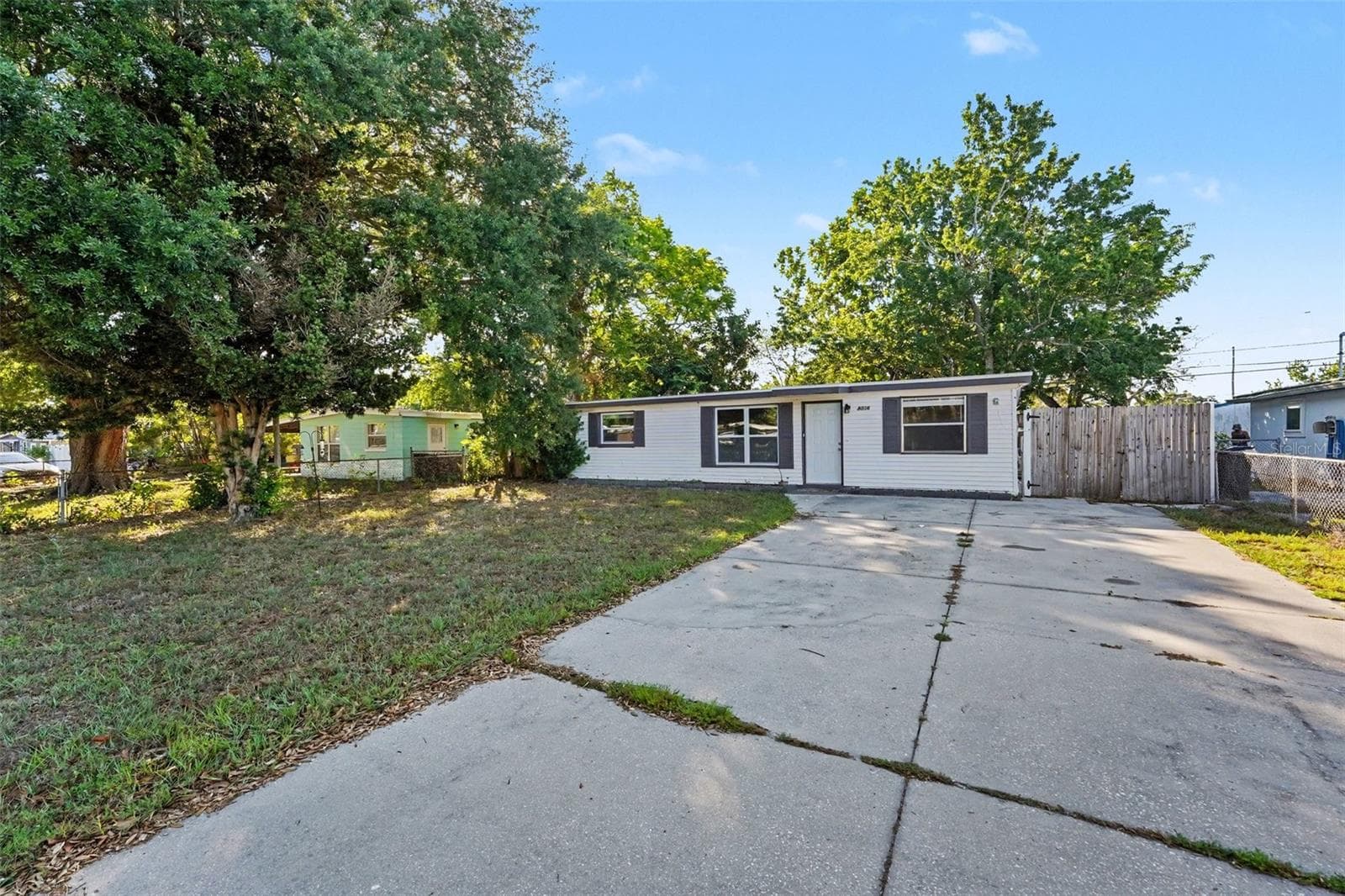 8036 Rose Ter photo 3